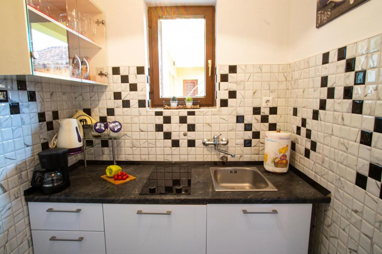 Apartman Luka Fazana Bagian luar foto